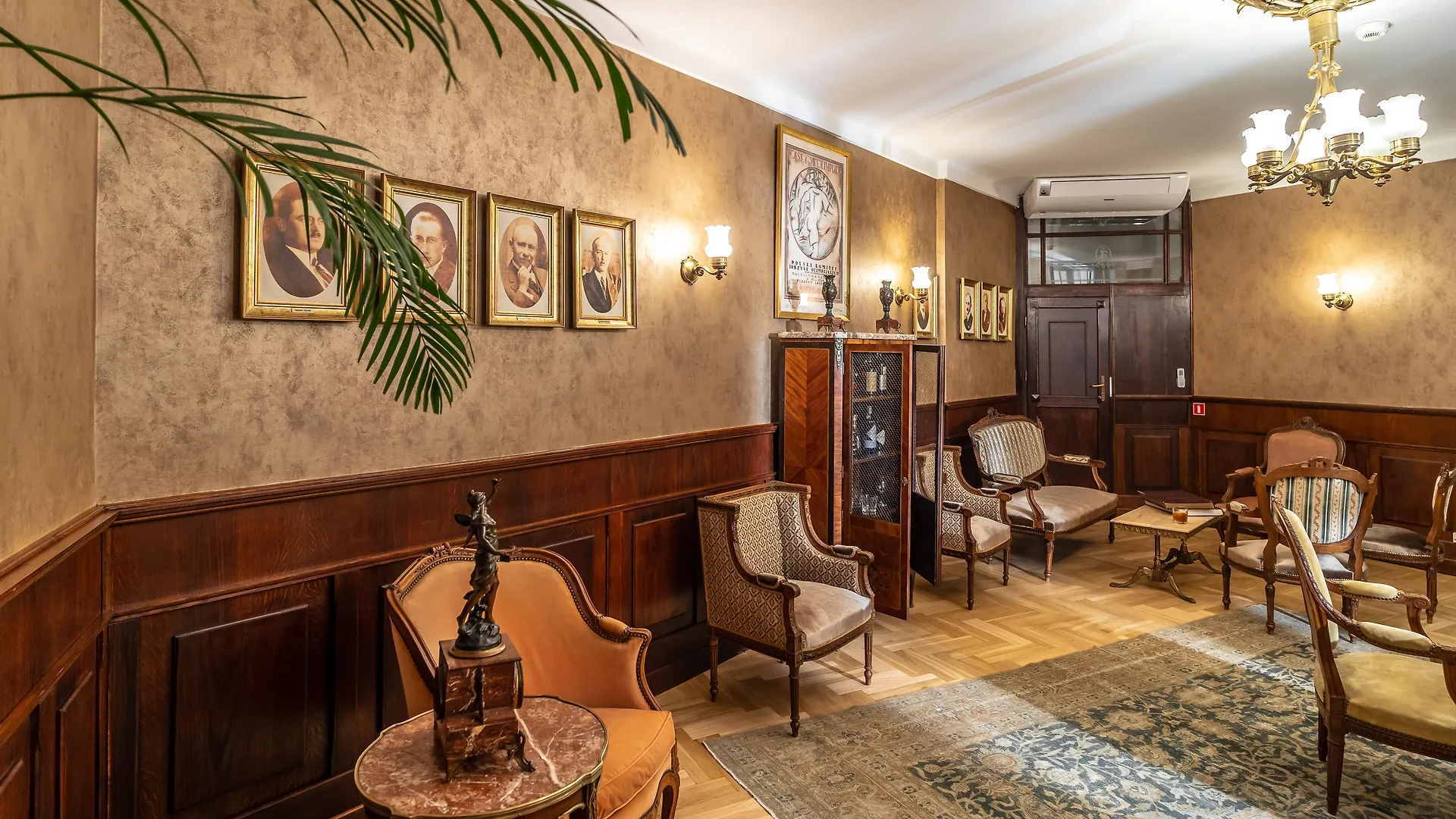 Hotel H15 Francuski Old Town - Destigo Hotels Краков 5*,  Польша
