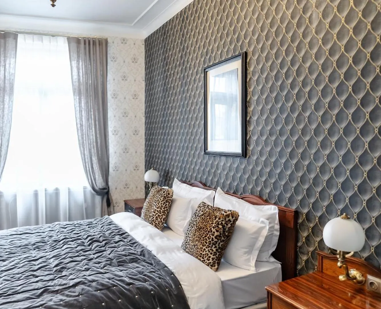 Hotel H15 Francuski Old Town - Destigo Hotels Краков 5*,