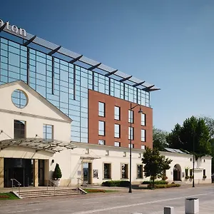 Sheraton Grand Szálloda