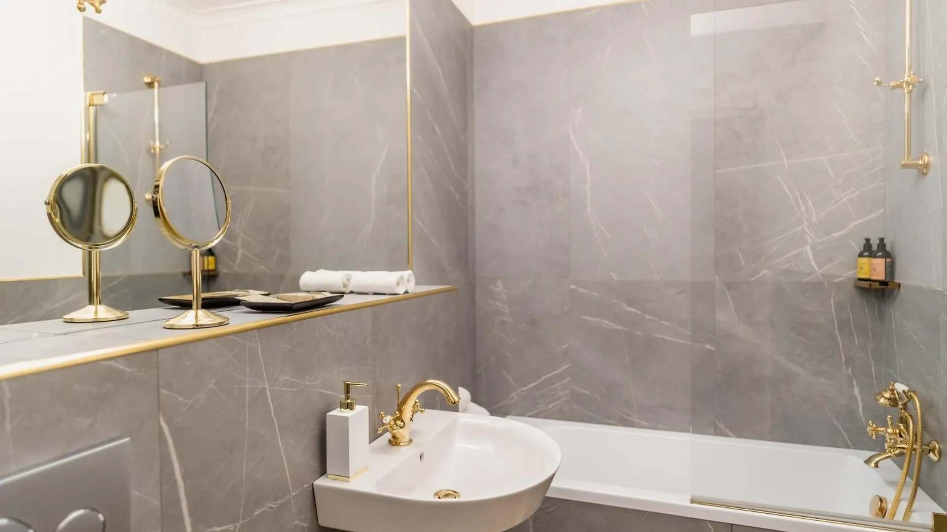 Hotel H15 Francuski Old Town - Destigo Hotels Krakow